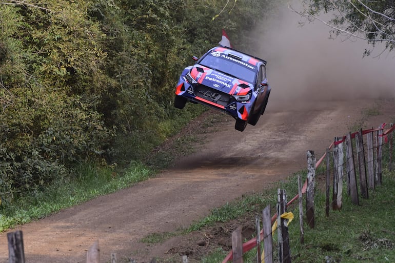 Fau Zalívar y Marcelo der Ohannesian, con el Hyundai i20 N Rally2, quedaron a 44 centésimas de DDB en el shakedown.