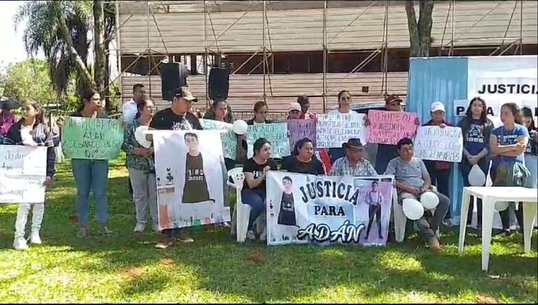 Manifestación por el asesinato de Francisco Adán Ramírez.