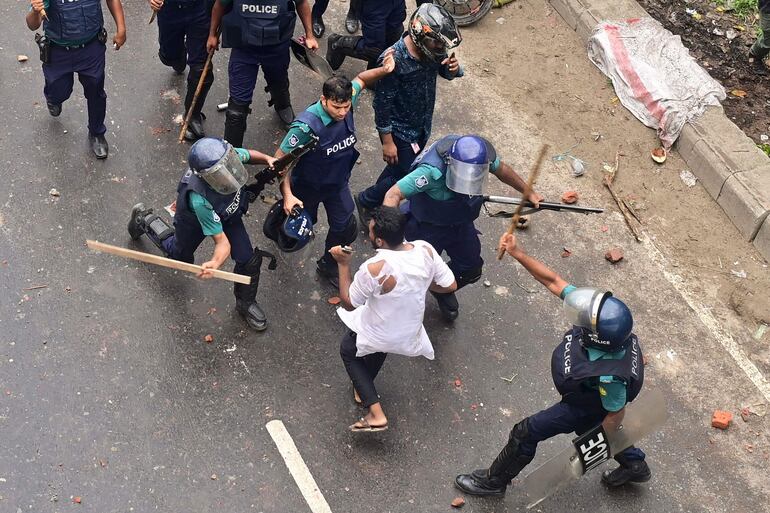 Enfrentamientos en Bangladesh.