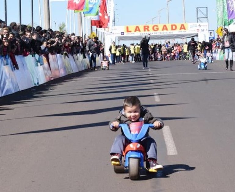 Foto de archivo de la última competencia, en agosto del 2019, en la que unos 600 niños participaron de las carreras. La pandemia del coronavirus obligó a la suspensión por dos años seguidos. Este domingo se realiza la edición número nueve.