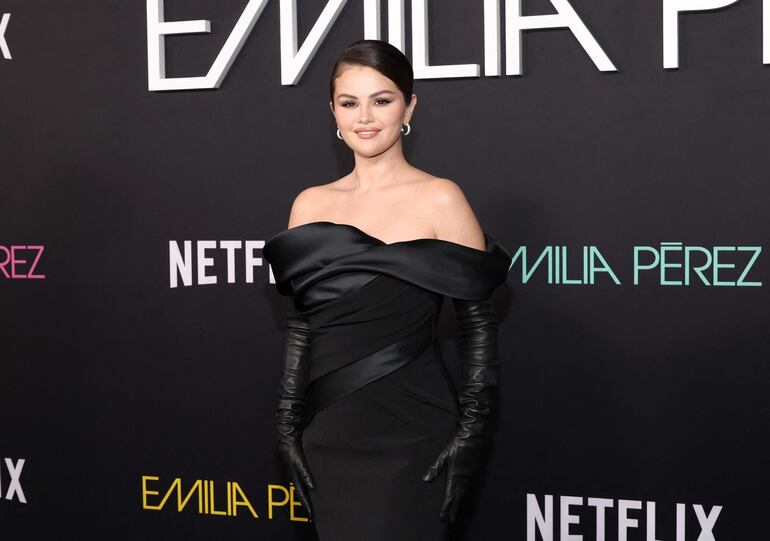 Selena Gómez llegó muy elegante al estreno en Los Ángeles de "Emilia Pérez".