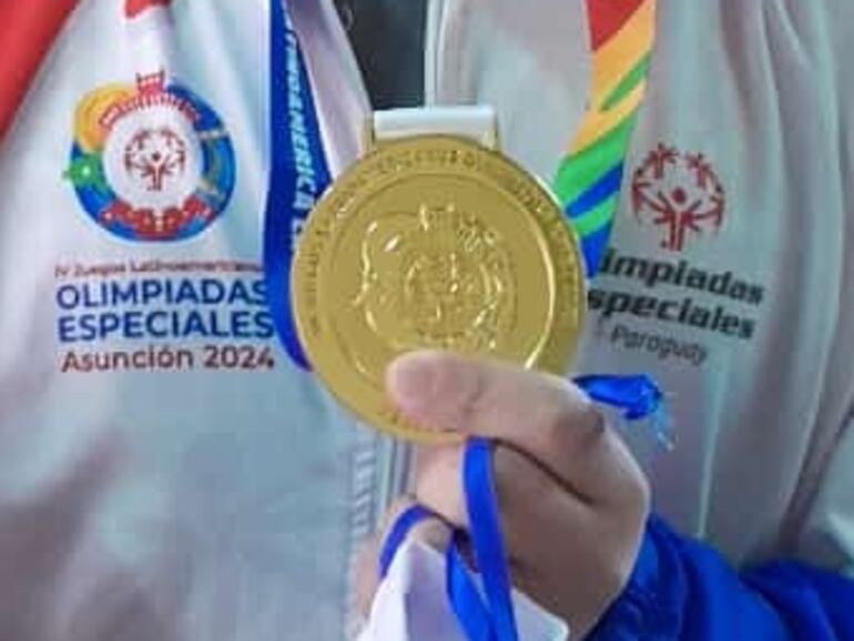 Juan Carlos Montiel (16) obtuvo medalla de oro.