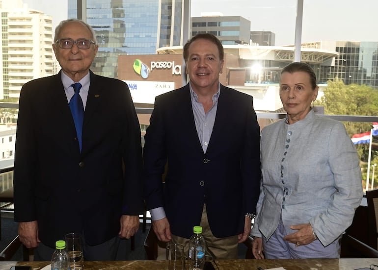 Vladimir Ionescu, Javier Bernardes y Maris Llorens.