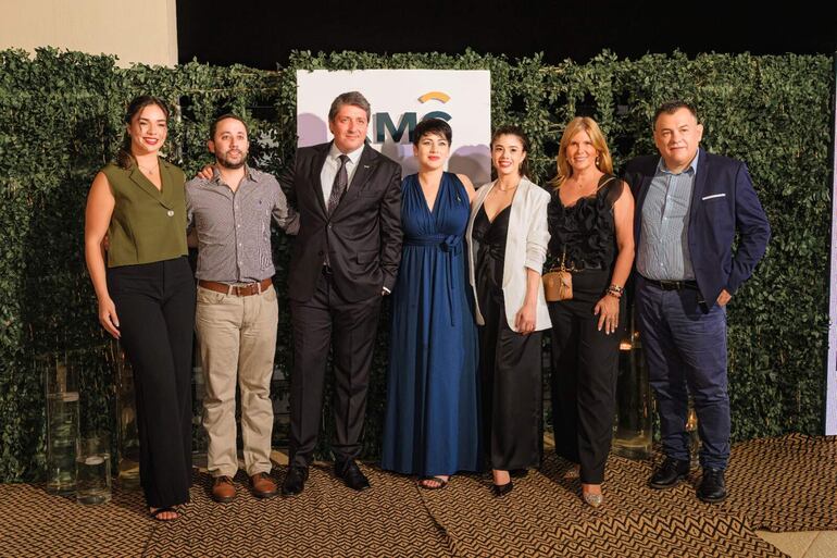 Ingrid Hassan, Luis Rodríguez, Guillermo Isasti, Magdalena Ruíz, Patricia Núñez, Mónica Costa y Justo Ramírez.
