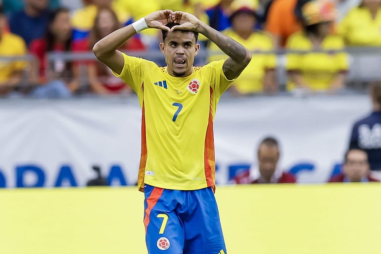 Luis Díaz de Colombia reacciona tras anotar el gol 3-0 contra Panamá durante la primera mitad del partido de cuartos de final de la CONMEBOL Copa América 2024 entre Colombia y Panamá, en Glendale, Arizona, EE.UU., el 6 de julio de 2024.
