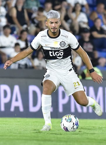 César Ramón Olmedo Alcaraz (28/02/2003), futbolista de Olimpia.