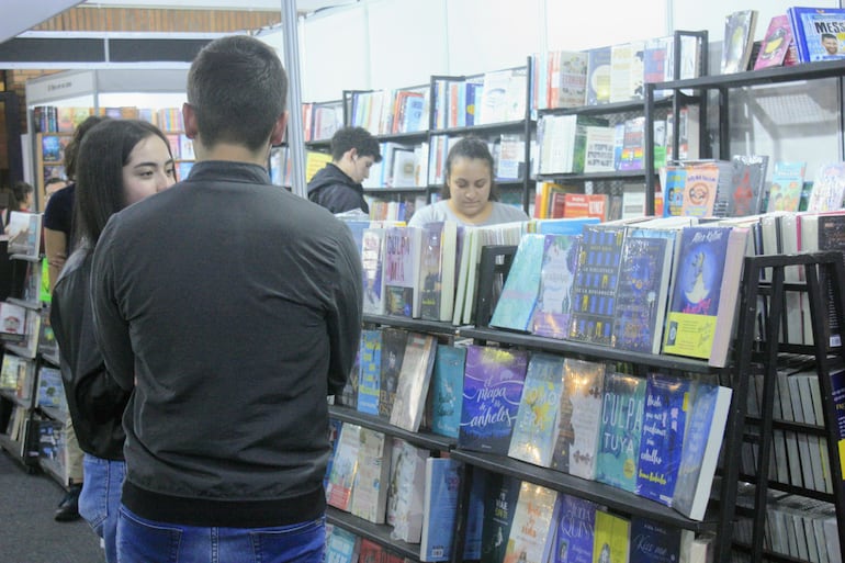 Libroferia Encarnación: 20 años promoviendo los libros, la lectura y los escritores.