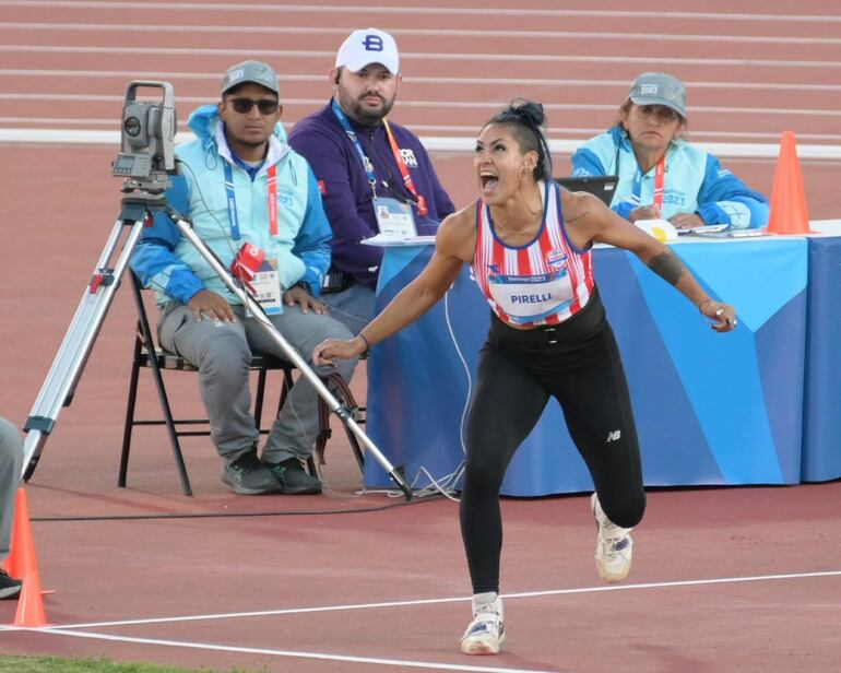 Camila Pirelli y el grito de combate en el lanzamiento de jabalina en heptatlon. La Pantera fue la mejor en esta disciplina.