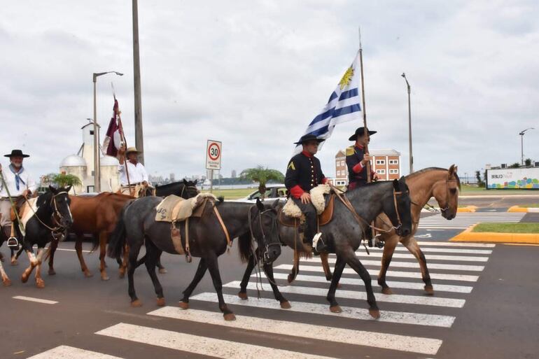 Fotos Jinetes uruguayos en Encarnación.