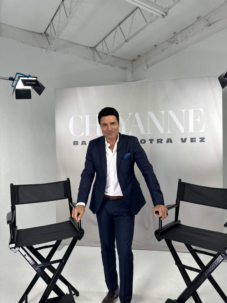 Hace 40 años, Chayanne decidió lanzarse como intérprete solista. Tenía 14 años y acababa de salir de la banda juvenil Los Chicos. Hoy, a los 55 años y con un nuevo disco en la calle, el reconocido artista puertorriqueño confiesa en una entrevista con EFE que "se puede ser objeto de deseo" a cualquier edad y que su relación con el público sigue muy viva. 