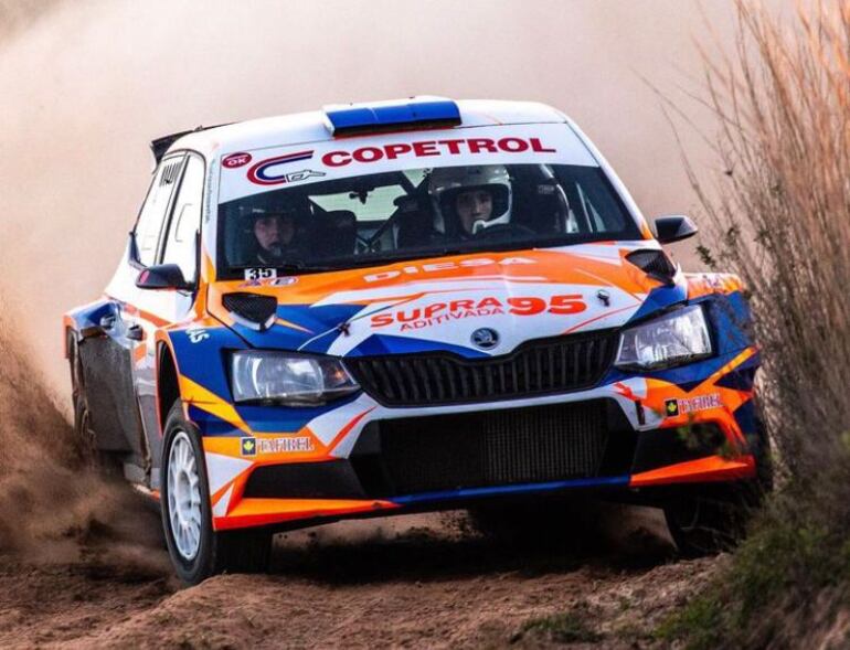 El Skoda Fabia R5 de Nicolás Tomboly y Juan José Sánchez durante el Super Prime en La Colmena por la cuarta fecha del Campeonato Nacional de Super Prime.