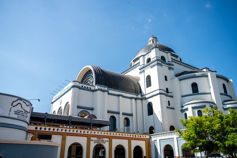 Fotografía de la Basílica de Caacupé.