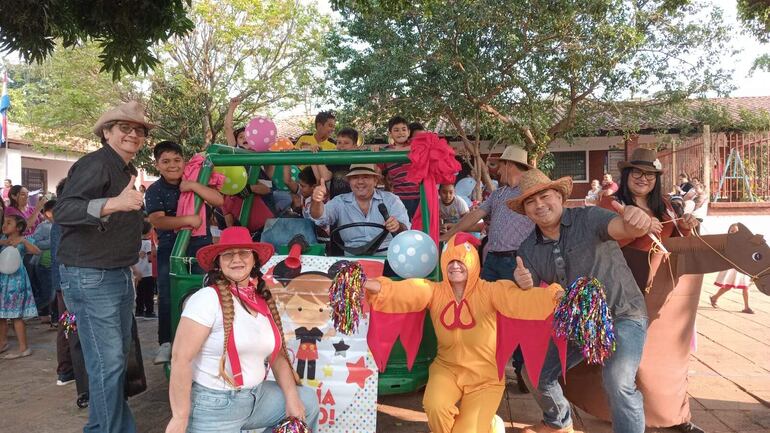 La granja de Zenón y Bartolito recorrieron escuelas de la ciudad de Ñemby.