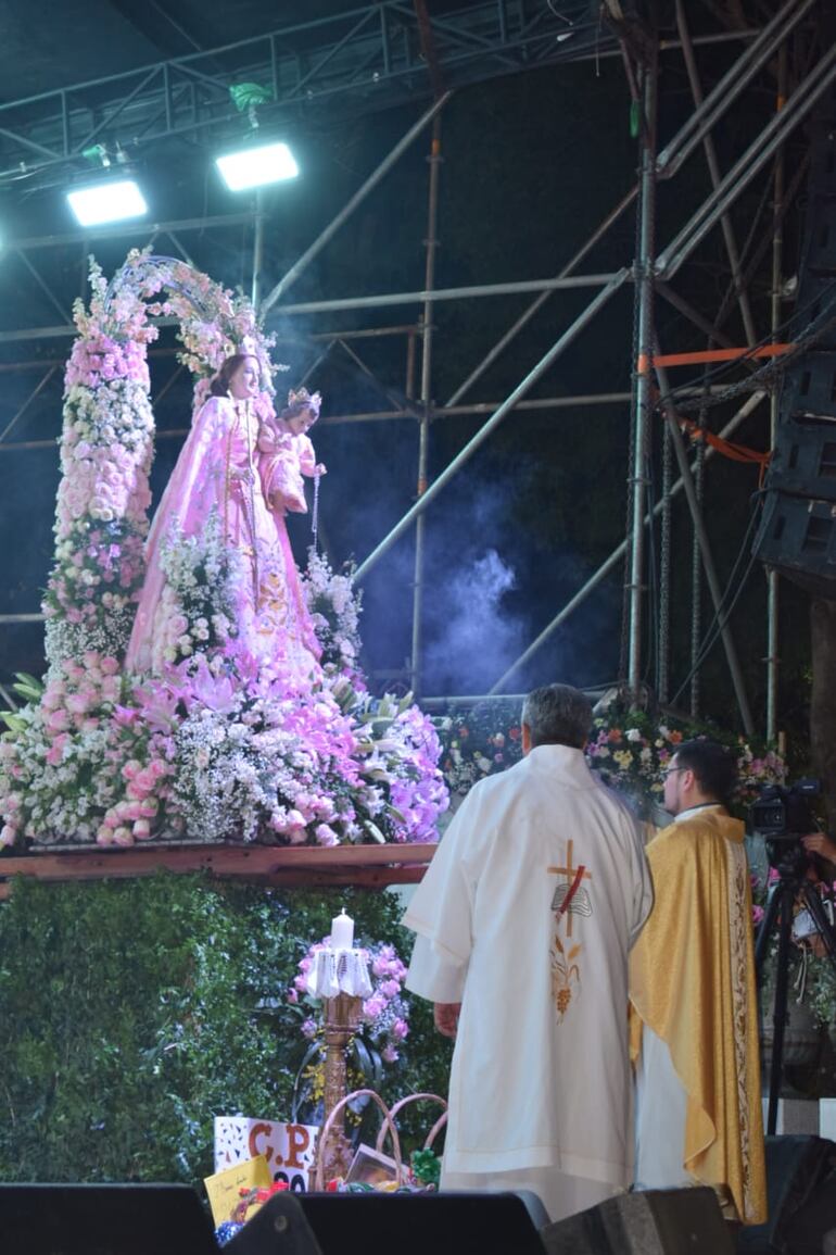 La Virgen del Rosario es la santa patrona de la ciudad de Luque.