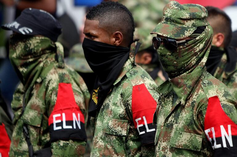 Fotografía de archivo de integrantes de ELN en Cali (Colombia).