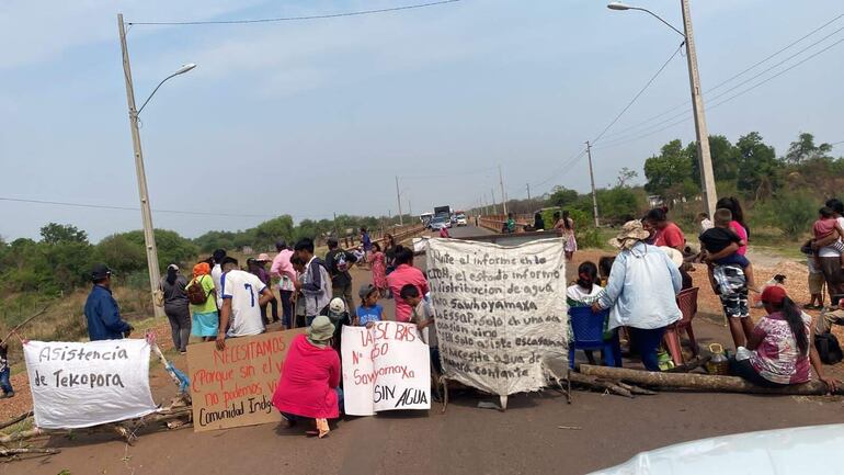 El cierre de ruta está impidiendo que los conductores lleguen a destino.