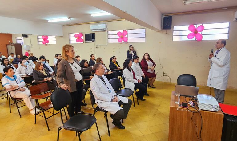 La Prof. Dra. Cinthia Camacho, coordinadora médica, destacó la importancia de este proyecto que se implementará de lunes a viernes, en turnos mañana y tarde, y de forma gratuita en el Hospital de Clínicas.