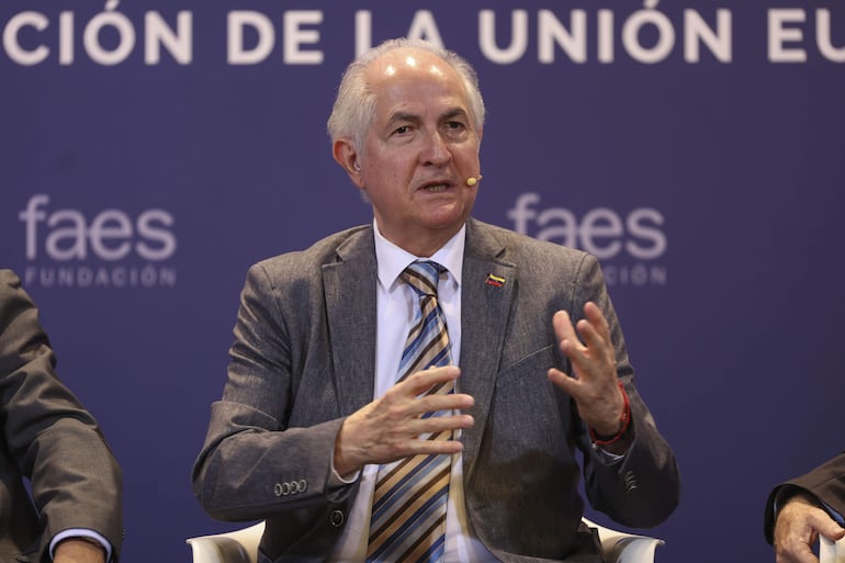 El opositor venezolano Antonio Ledezma, exalcalde de Caracas, pidió hoy que el expresidente español José Luis Rodríguez Zapatero sea “intermediario” para la salida de Nicolás Maduro del poder en Venezuela y la preparación de una transición pacífica.