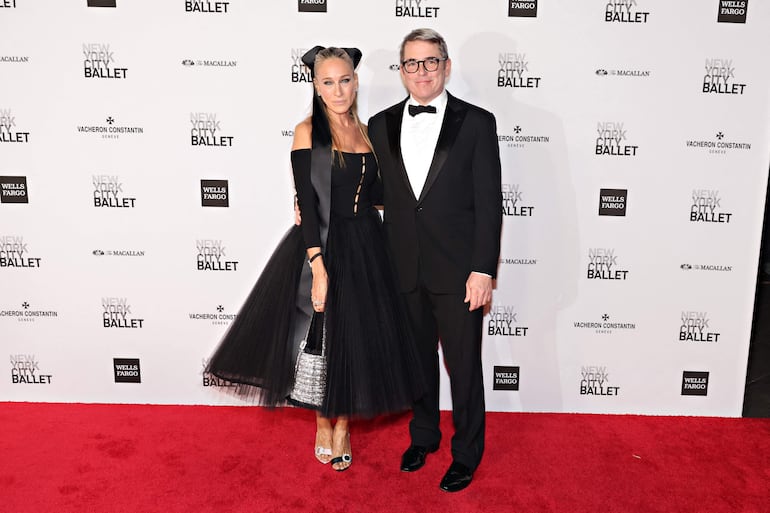 Sarah Jessica Parker y su esposo Matthew Broderick llegando al New York City Ballet 2023. (Cindy Ord/Getty Images/AFP)
