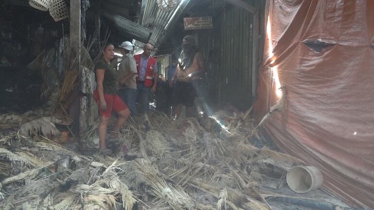 Principio de incendio en el Mercado 4 de Asunción fue controlado.