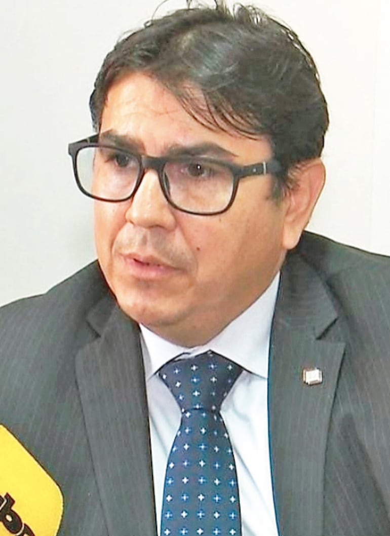 Néstor Coronel, fiscal.