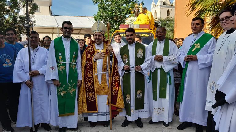 El domingo último se realizó la procesión náutica y terrestre, con la presencia del nuncio apostólico de su santidad, monseñor Vincenzo Turturro.