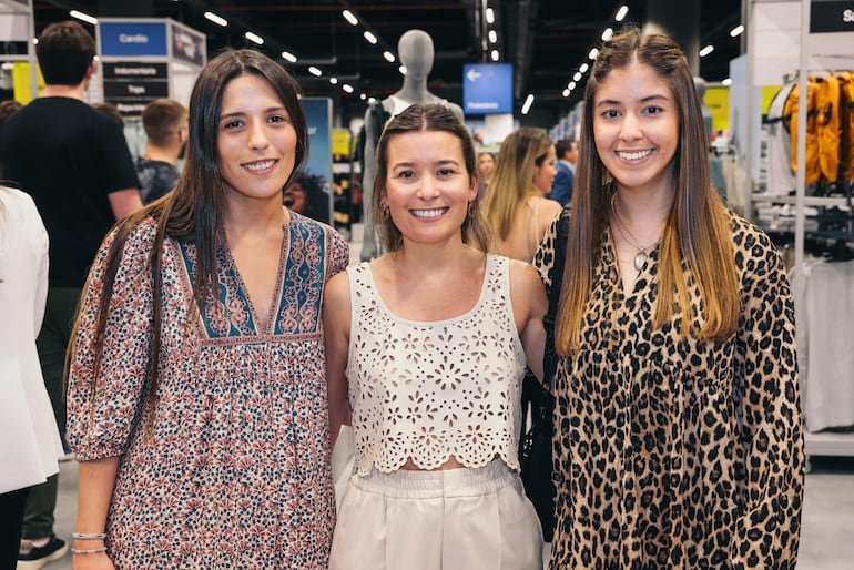 Marianne Schuch, Ana Hernández, Mercedes Rodríguez.