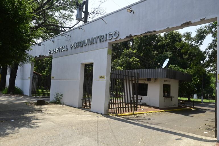 Fachada del Hospital Psiquiátrico, dependiente del Ministerio de Salud Pública (MSPBS). 