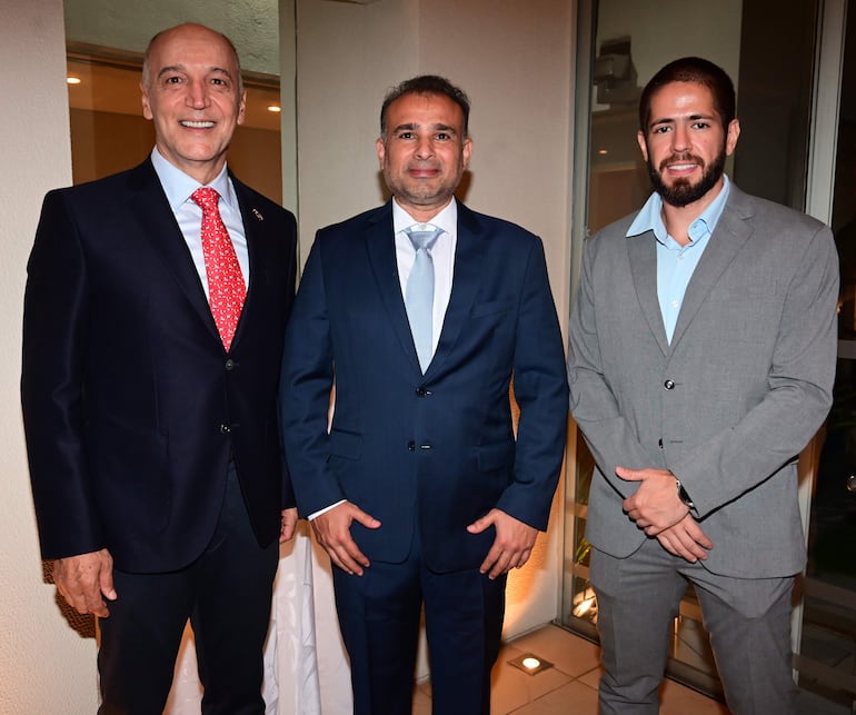 Alex Hammoud, Nasser Aboultaif y Andrés Kemper. 