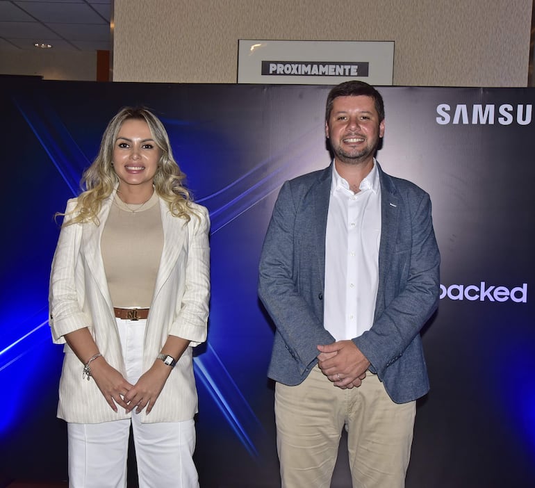 Romina Gaona, gerente de Marketing de Samsung Paraguay e Iván Spiess, CMO de Samsung Paraguay.