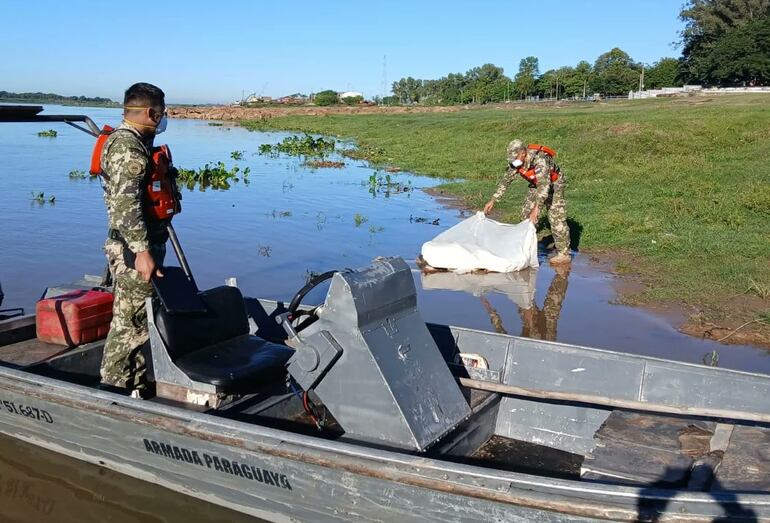 Uniformados de la Armada localizaron un cuerpo esta mañana.