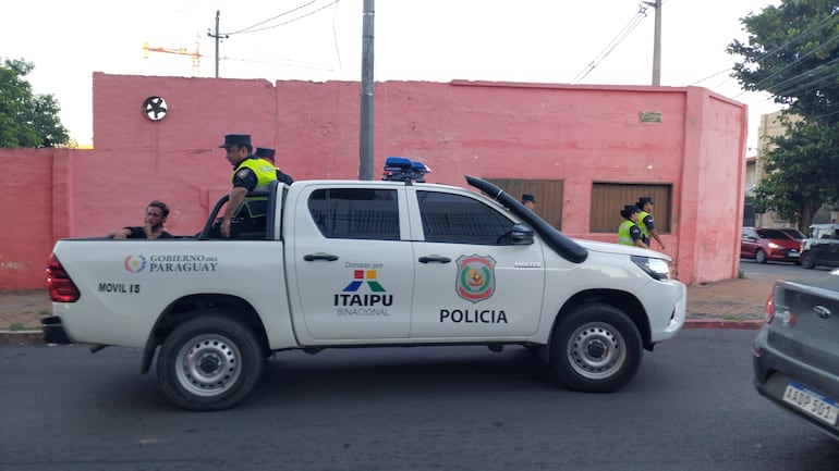 Operativo de despeje en estacionamientos públicos y aprehensión de cuidacoches, en zona del Palacio de Justicia de Asunción, este 25 de febrero.