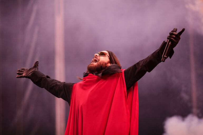 Jared Leto de la banda Thirty Seconds to Mars durante su presentación en el Estéreo Picnic de Bogotá. El artista sorpendió con un show improvisado en Lisboa.