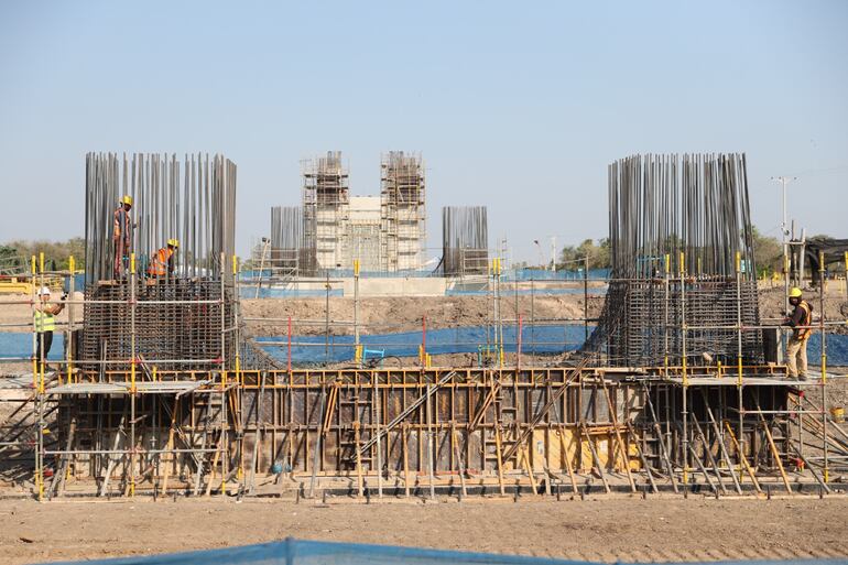 Aspecto actual de la construcción del Puente de la Bioceánica.