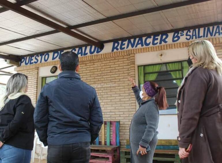 Concejales de Ñemby denuncian superpoblación en la Municipalidad y exigen potenciar puestos de salud municipal.