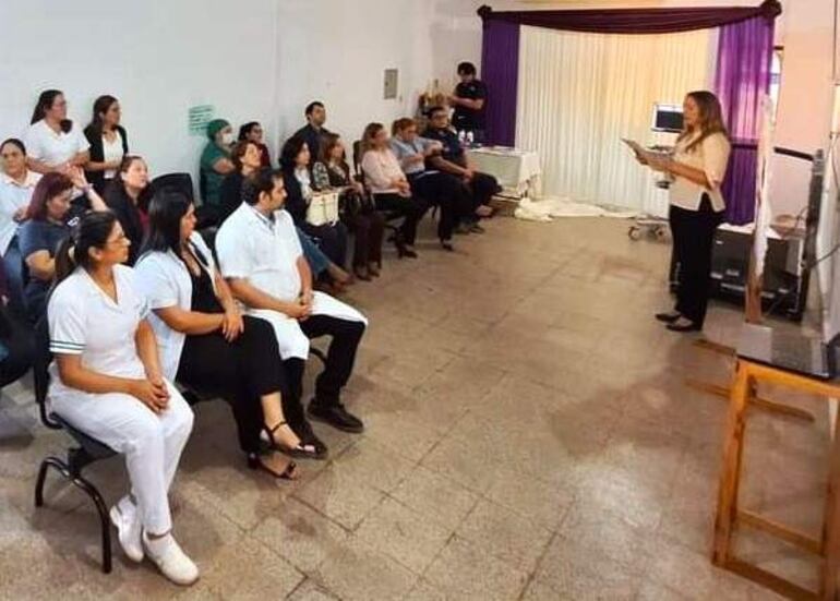 Los equipos que recibió el Hospital Regional de Paraguarí servirán para el control de hipertensión arterial y enfermedades cardiovasculares.