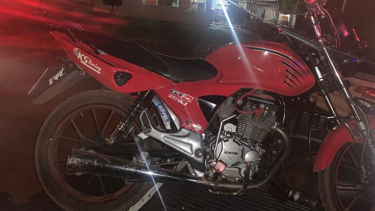 La motocicleta robada fue trasladada por los intervinientes a la Subcomisaría 3ª del barrio Santa Ana.