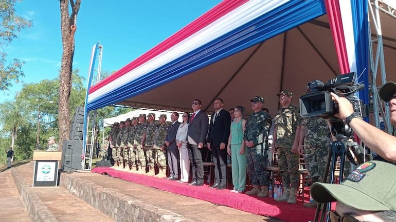 Autoridades nacionales, departamentales y de la ciudad participaron de la conmemoración del Día de los Héroes.