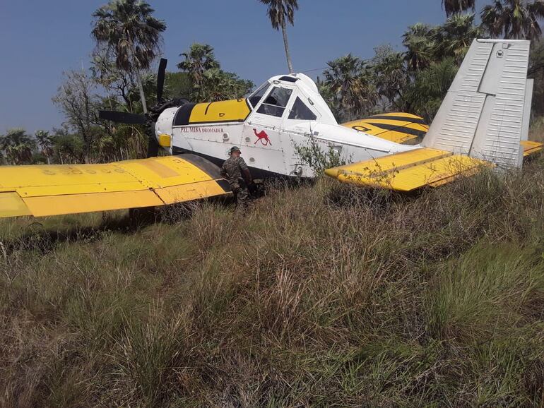 Avioneta incautada en San Pedro con un piloto sin licencia.