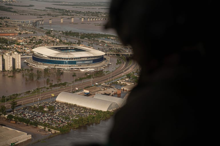 El estadio del club Gremio, en Porto Alegre, totalmente inundando.