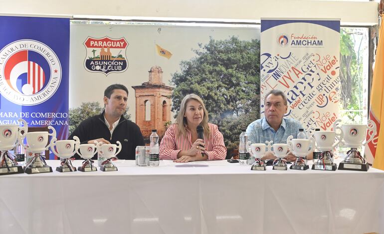 Ayer se realizó la presentación de una nueva edición de la Copa Amcham en el Asunción Golf Club con presencia de las autoridades.