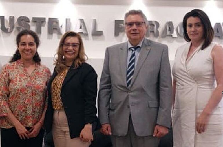 Delia Rodrigo, Patricia Echeverría, Carlos Insfrán Micossi y Lourdes Torres.