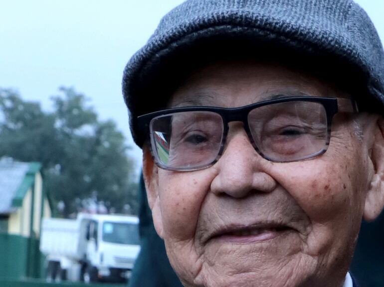 Virgilio Dávalos de 108 años, excombatiente de la Guerra del Chaco, fue condecorado esta mañana durante el acto de conmemoración del Día del Ejército Paraguayo. 