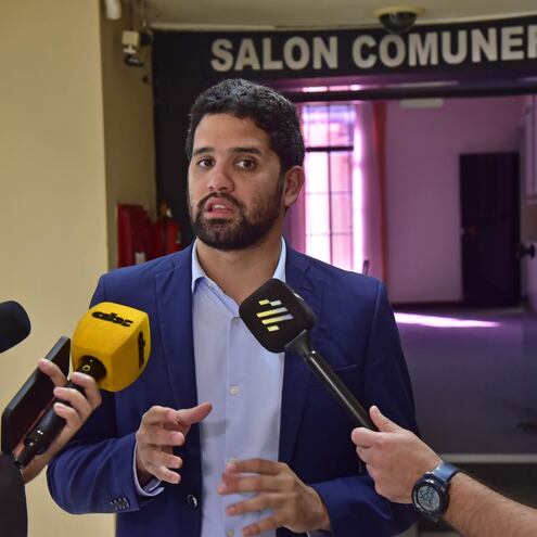 Diputados de la oposición pretenden el tratamiento de una ley "cerrojo" a la subasta de Costanera. Raúl Benítez (PEN).