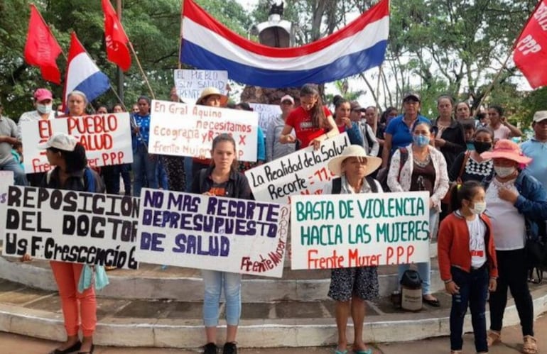 Una de las manifestaciones realizadas por las mujeres de varias organizaciones en  contra de  la violencia de la mujer y abuso sexual en niños