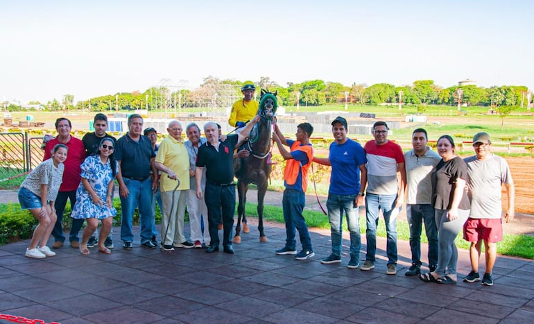 Nutrido lote del stud San Miguel para recibir a El Corcel.