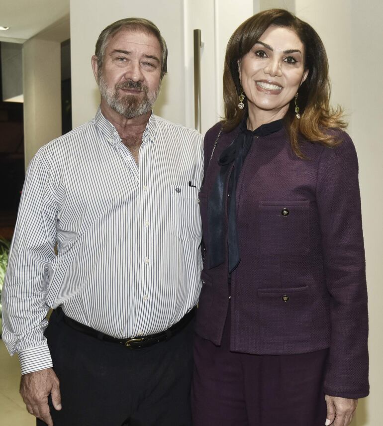 Carlos Zuccolillo y Sheila Abed.