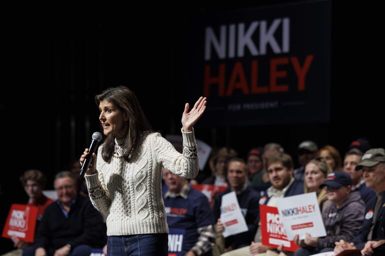 El exgobernadora de Carolina del Sur, Nikki Haley, y precandidata a la Casa Blanca. Es la principal rival del expresidente Donald Trump por la nominación del partido Republicano.