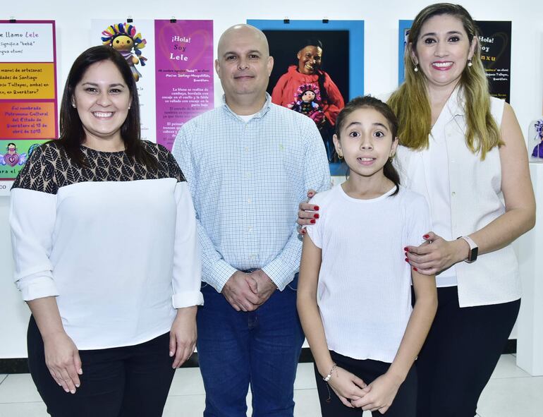 Emma Centeno, Sergio Benítez, Paula Bernal y Nathalia Ortellado.