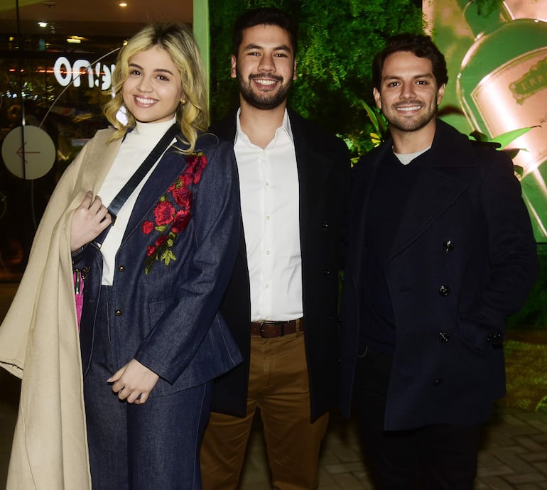 Belén Torres, Alan Peña y Sergio Mura.